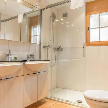 Amazing 4 Bedroom Chalet In ヴィラ *