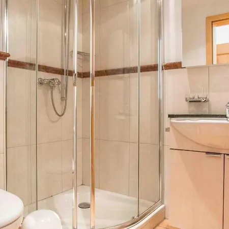 Amazing 4 Bedroom Chalet In * グリンデルヴァルト